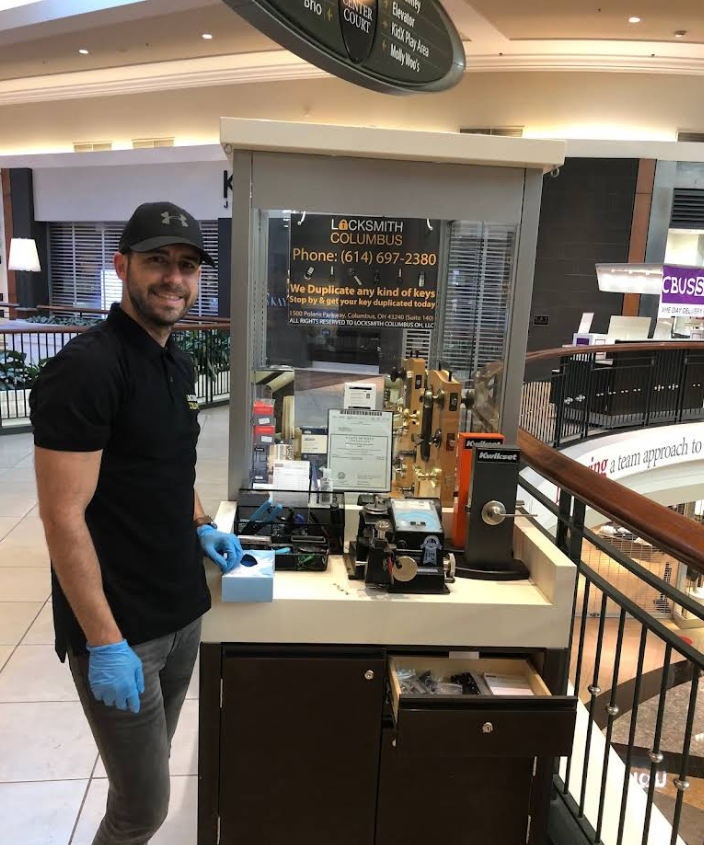 Locksmith Columbus OH kiosk at Polaris Fashion Place with professional locksmith services